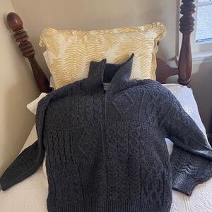 Men's Charcoal Gray Cable Knit Sweater